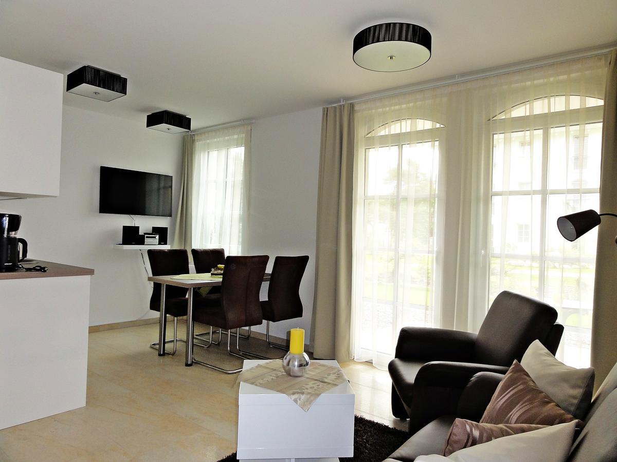 3 Zimmer Ferienwohnung Haus Meeresblick Mit Meerblick A005 Mit Suedterrasse Und Strandkorb Baabe Luaran gambar