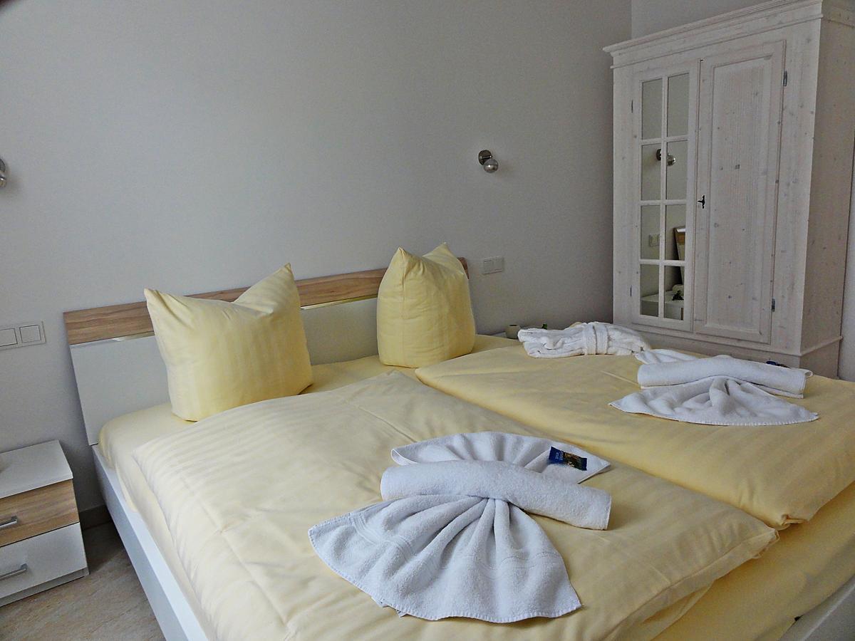 3 Zimmer Ferienwohnung Haus Meeresblick Mit Meerblick A005 Mit Suedterrasse Und Strandkorb Baabe Luaran gambar
